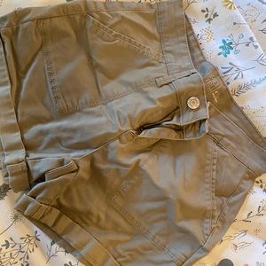 khaki shorts